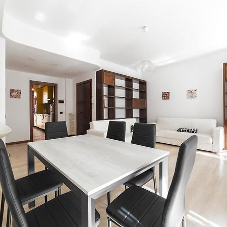 Cenisio M5 Lovely Apartment - With Balcony! 밀라노 외부 사진