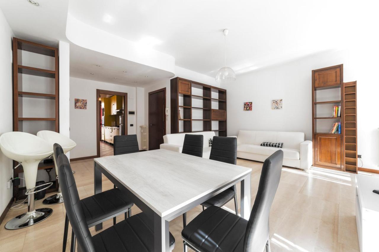 Cenisio M5 Lovely Apartment - With Balcony! 밀라노 외부 사진